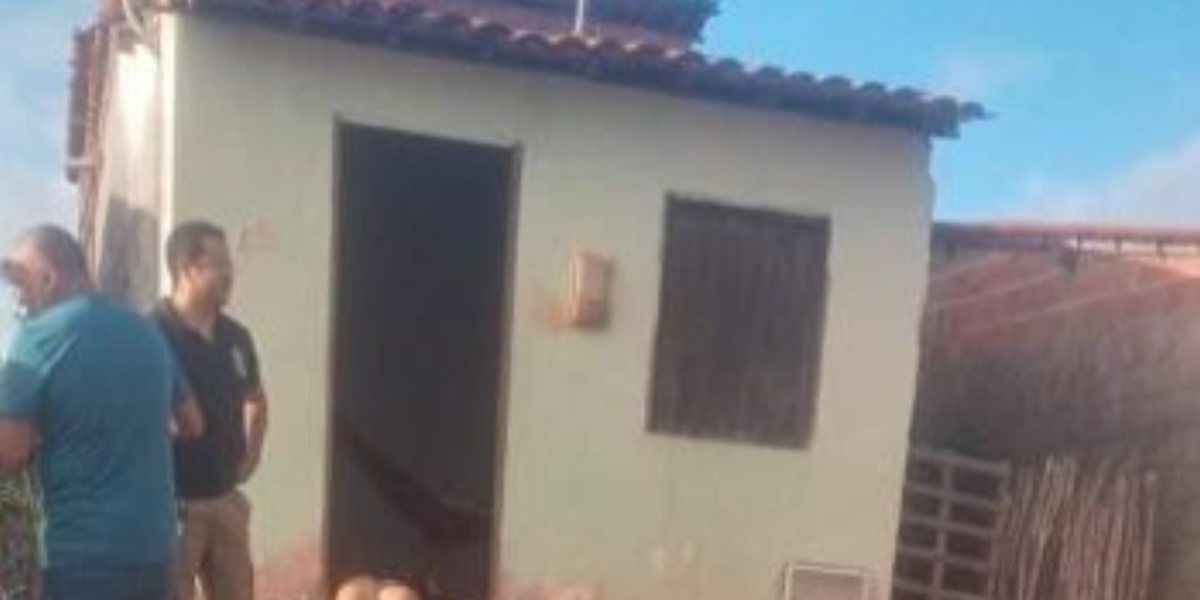 http://tvfoco.uai.com.br/wp-content/uploads/2015/05/Daniela-Mercury.jpg
