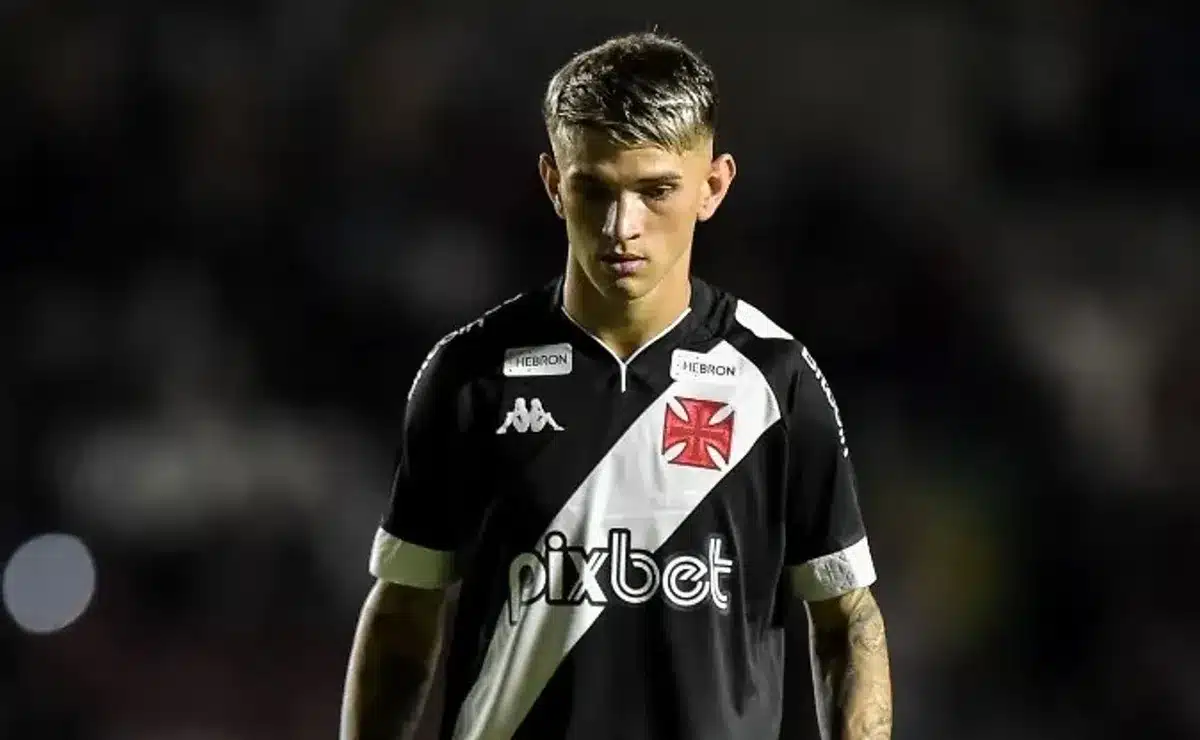Esnobado por Ramón e 15 milhões no lixo: Craque do Vasco está a 1 passo de ter o mesmo destino que Gabriel PEC - Foto | Reprodução: Internet
