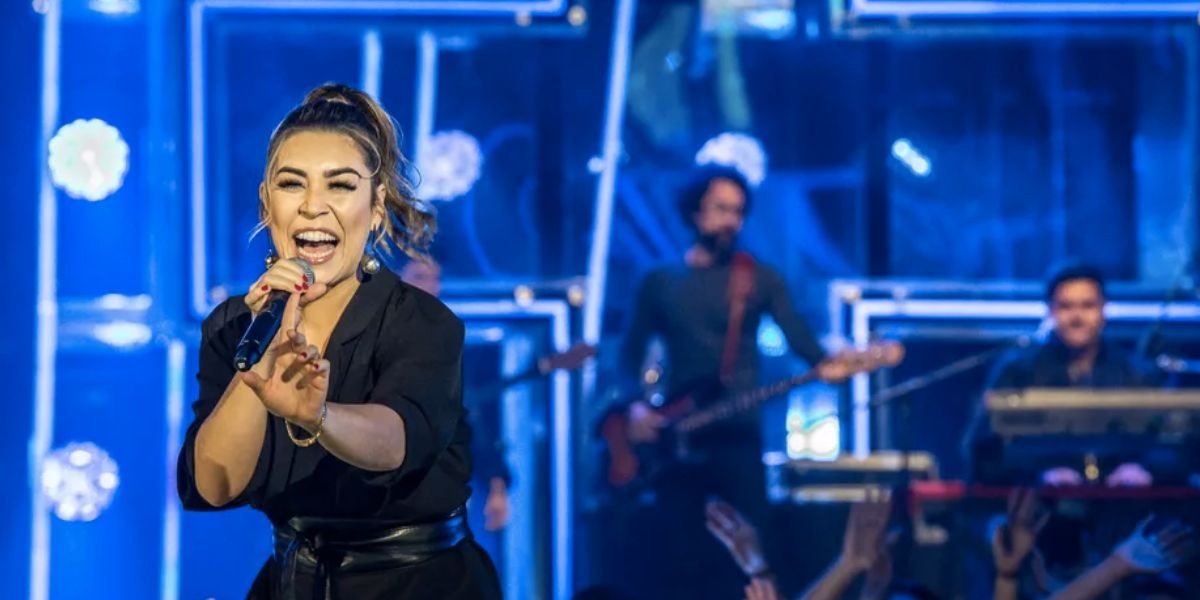 Naiara Azevedo em show (Foto: Reprodução / Globo)