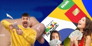 Pessoas com dinheiro e cartão do Bolsa Família - Foto Reprodução Internet