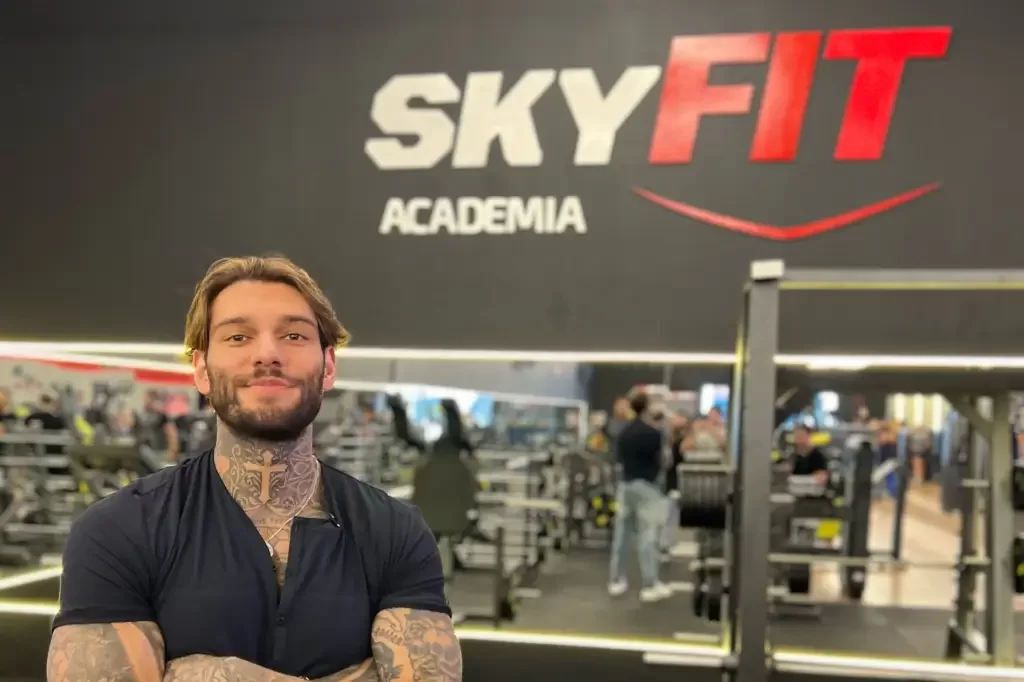 Lucas Lucco e SkyFit. Foto: Reprodução/Internet
