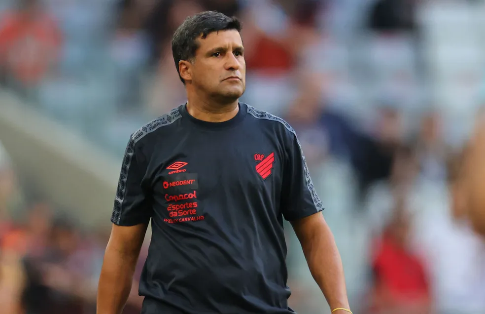 Wesley Carvalho técnico do Athletico - Foto Reprodução Internet