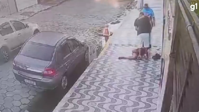 Homem é espancado até a morte por conta de acusação de estupro (Foto: Divulgação)