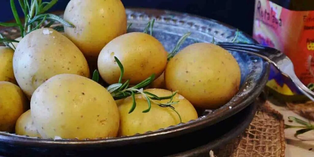 As batatas ajudam na vascularização da área dos olhos (Foto Reprodução/Internet)
