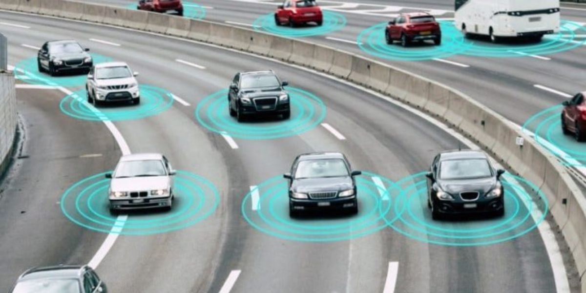 Os carros autônomos possuem sensores de distância (Reprodução: Internet)