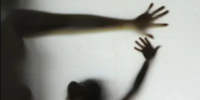 Tragédia de dilacerar o coração: Criança de 2 anos é internada com sinais de estupro e morre pouco depois