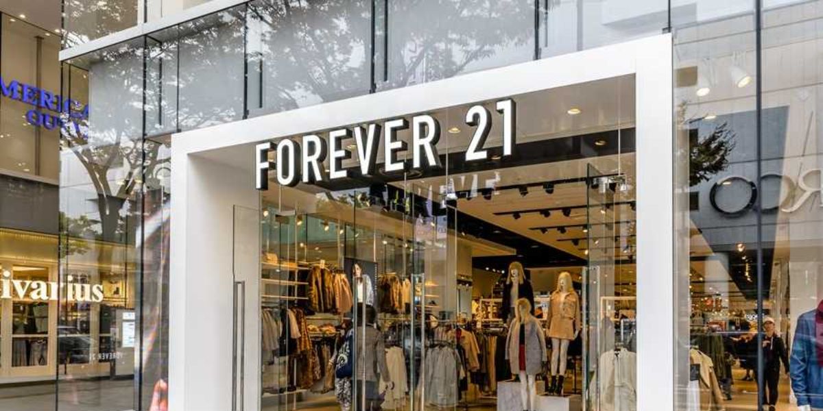 Forever 21 é uma das principais marcas de roupas do mundo (Reprodução: Internet)