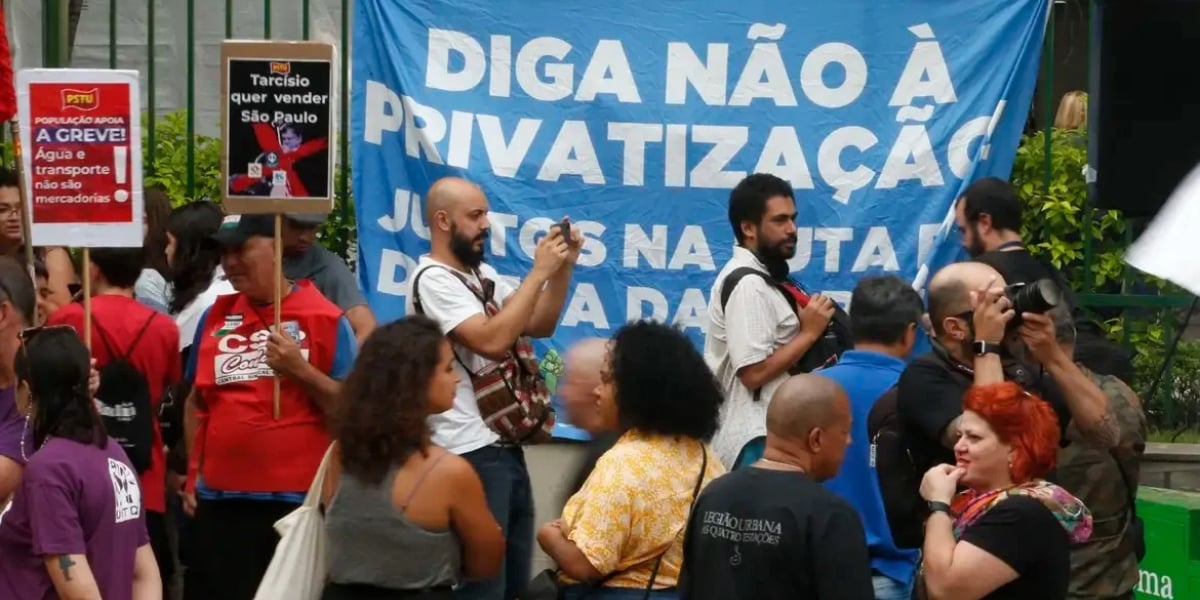 Greve atinge a cidade de São Paulo (Foto: Paulo Pinto/Agência Brasil)