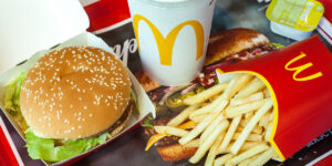 McDonald's anunciou volta de lanche amado (Foto: Reprodução/ Internet)