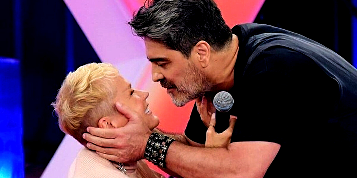 http://tvfoco.uai.com.br/wp-content/uploads/2015/05/Daniela-Mercury.jpg