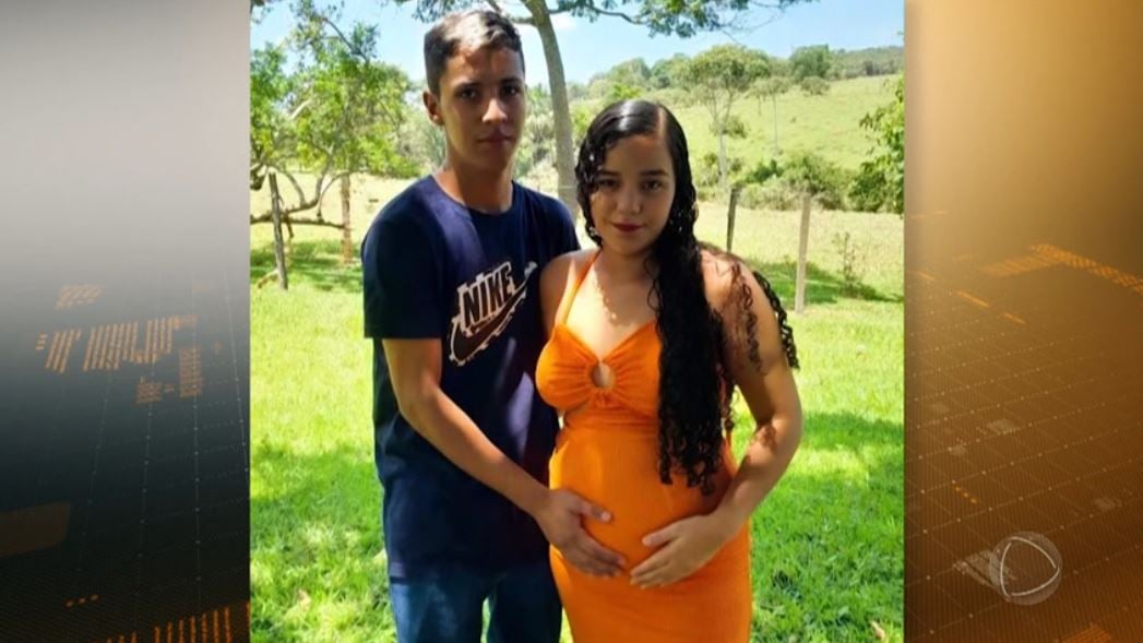 Alice Fernandes, de 16 anos, que foi morta a facadas pelo namorado, Henrique - Foto Reprodução Record