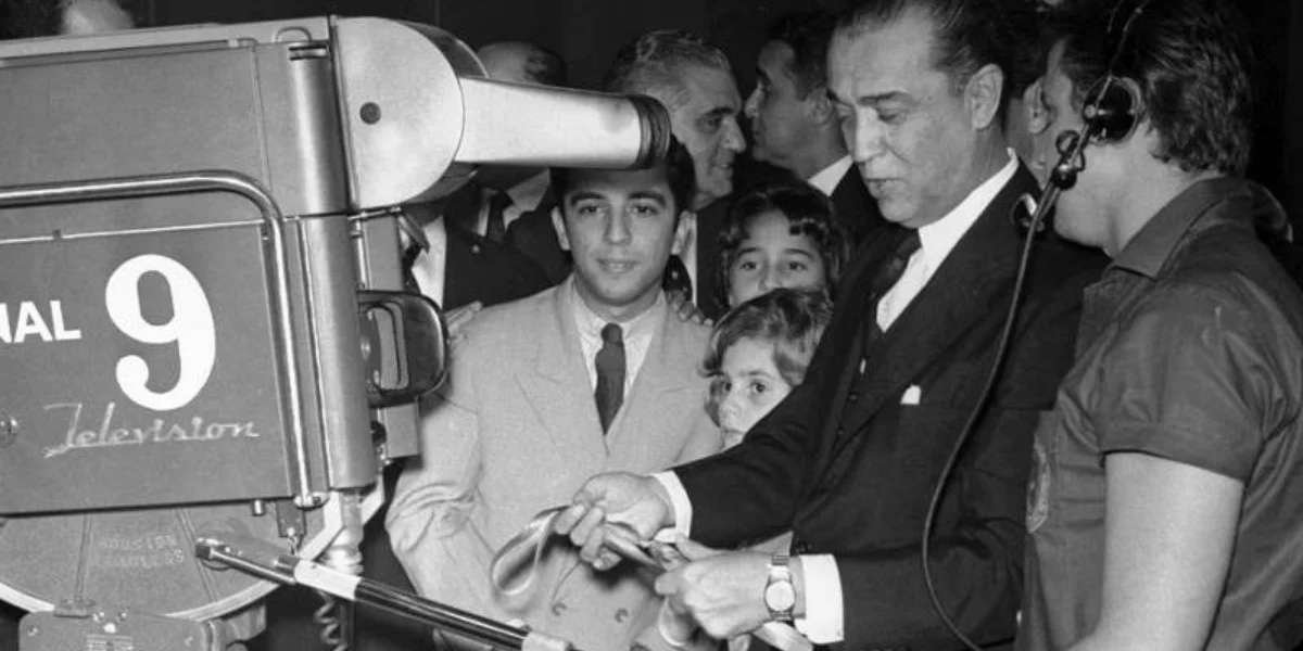 Juscelino Kubitschek na inauguração da TV Continental - Foto Internet