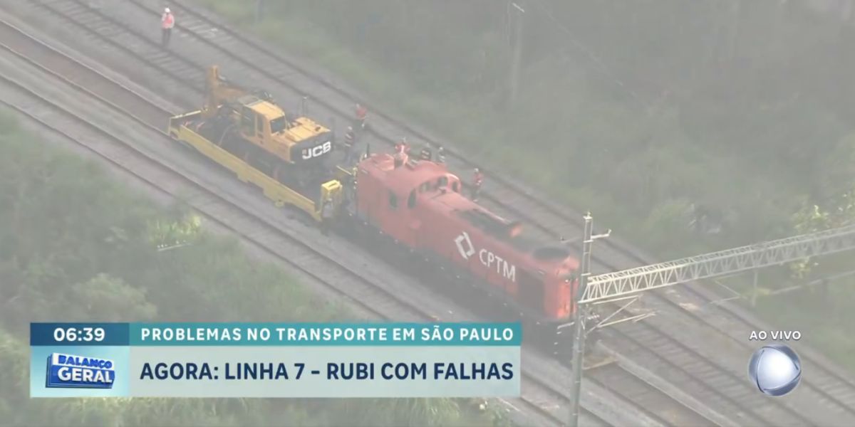 Trem parado (Foto: Reprodução / Record)