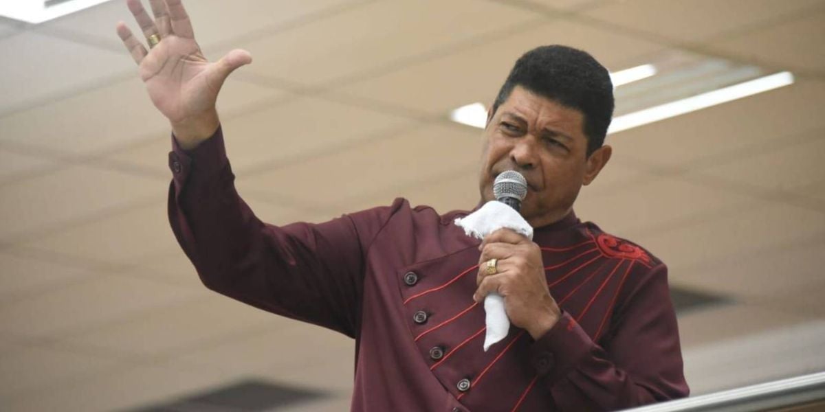 http://tvfoco.uai.com.br/wp-content/uploads/2015/05/Daniela-Mercury.jpg