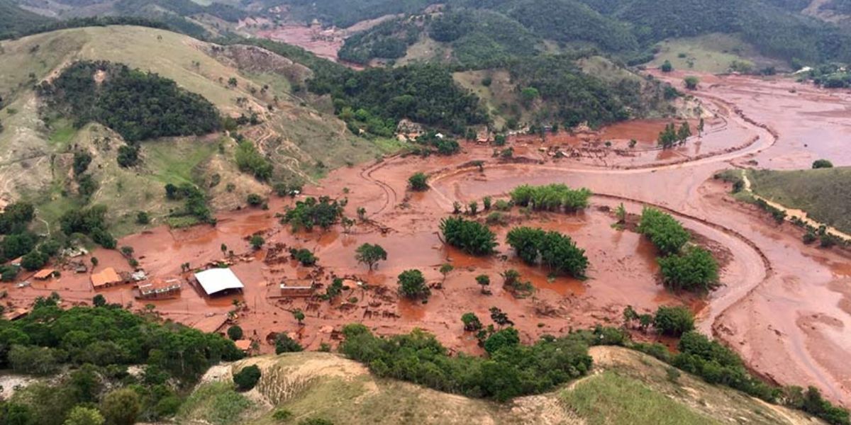 Destruição causada pela barragem de Mariana que cedeu (Reprodução: Internet)