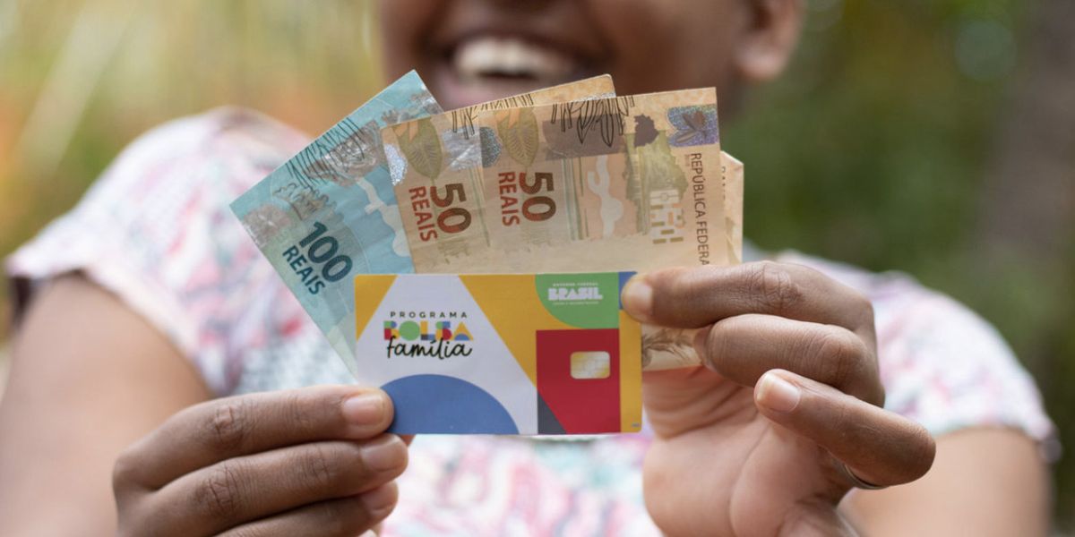 Grande notícia a respeito de um possível aumento no Bolsa Família (Foto: Reprodução/ Internet)