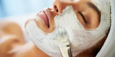 Adeus cravos e espinhas: Detox facial vai deixar o seu rosto igual a uma porcelana em apenas 8 passos