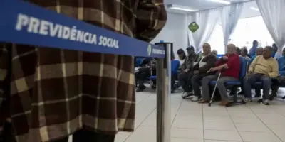 Aposentadoria IMEDIATA pelo INSS: Lista com 3 doenças comuns garante aprovação de benefício às pressas