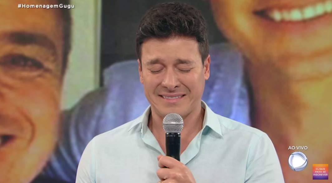 Rodrigo Faro caindo no choro ao vivo, na Record (Foto Reprodução/Youtube)