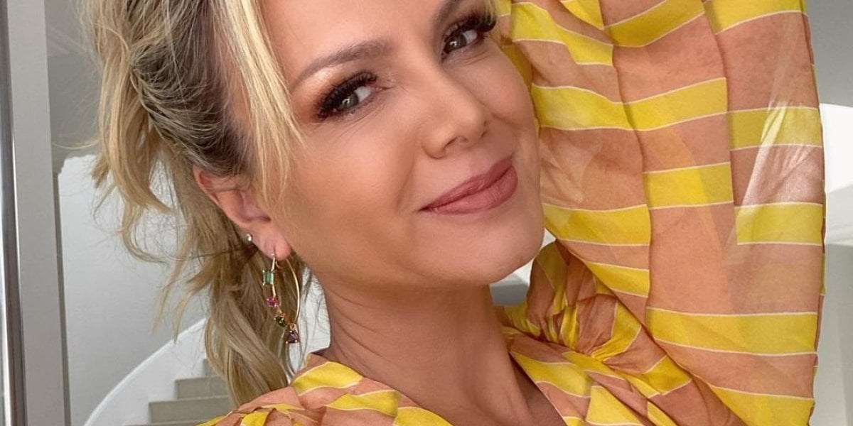 http://tvfoco.uai.com.br/wp-content/uploads/2015/05/Daniela-Mercury.jpg