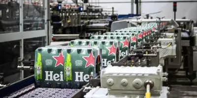 Vingança: Heineken é aniquilada por nova cerveja queridinha e apela com R$ 4 bilhões e +2 viradas no Brasil