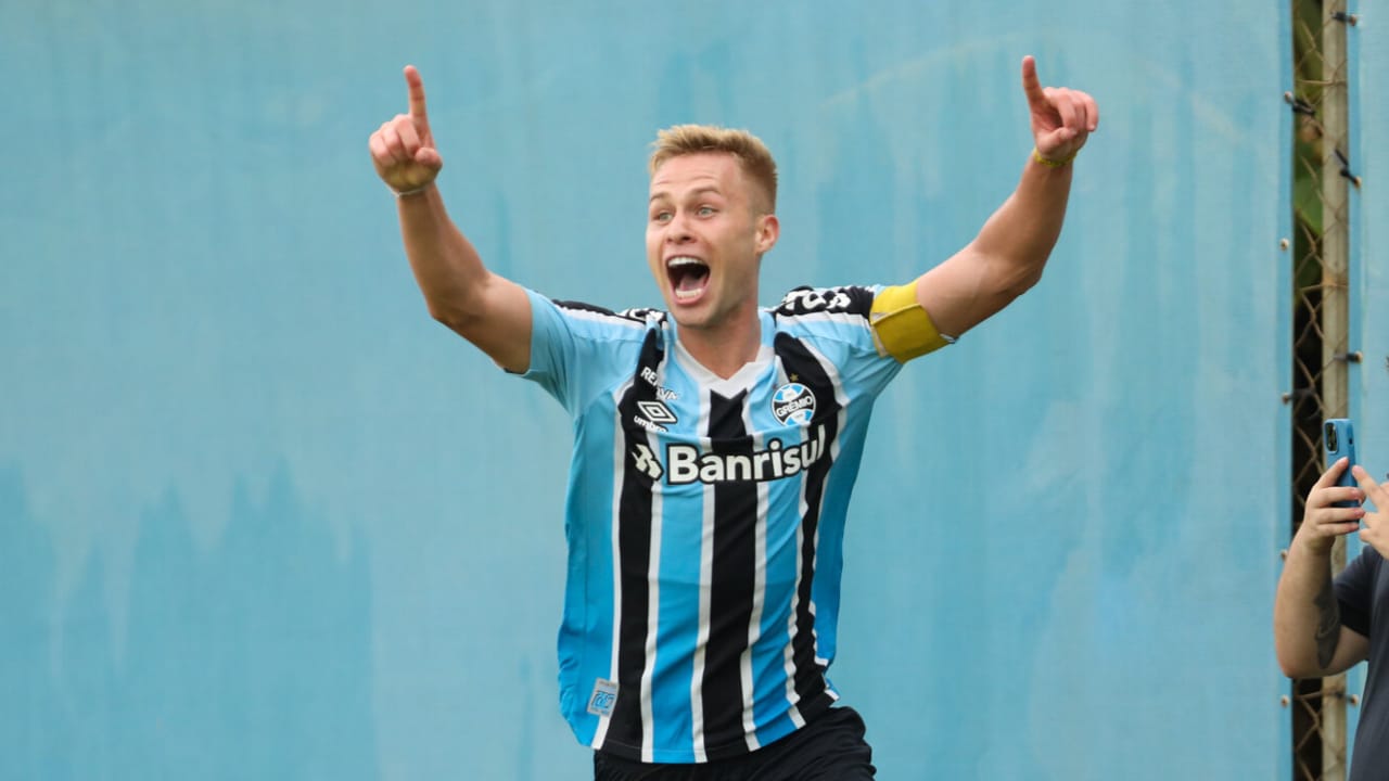 Jogador Ronald (Foto: Rodrigo Fatturi)
