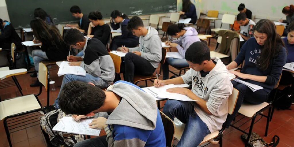Estudantes do ensino médio (Foto: Reprodução/ Internet)