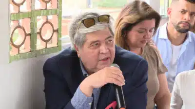 Tabata Amaral lança pré-candidatura em laje na periferia de SP ao lado de Márcio França e Datena Tabata Amaral lança pré-candidatura em laje na periferia de SP ao lado de Márcio França e Datena