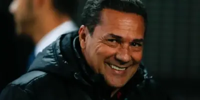 Retorno TRIUNFAL de Luxemburgo ao futebol: Gigante da Libertadores se arma para ter técnico em 2024