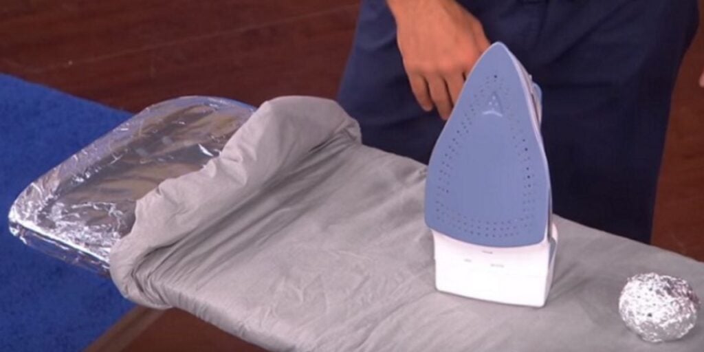 Papel alumínio é útil para passar roupas (Foto: Divulgação)