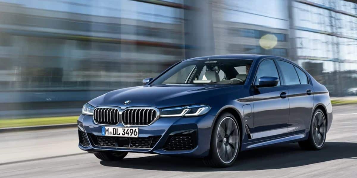 BMW 530e (Foto: Reprodução / Auto Esporte / Divulgação) 