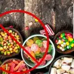 Doces proibidos e logo da Anvisa - Foto Reprodução Internet