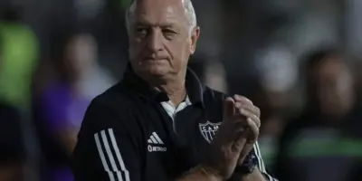Quebra pau, bomba de demissão e substituto: 2024 mal começa e Felipão já se afunda com 3 terrores no Galo