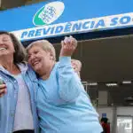 Idosos - INSS (Foto: Reprodução, Montagem - TV Foco)
