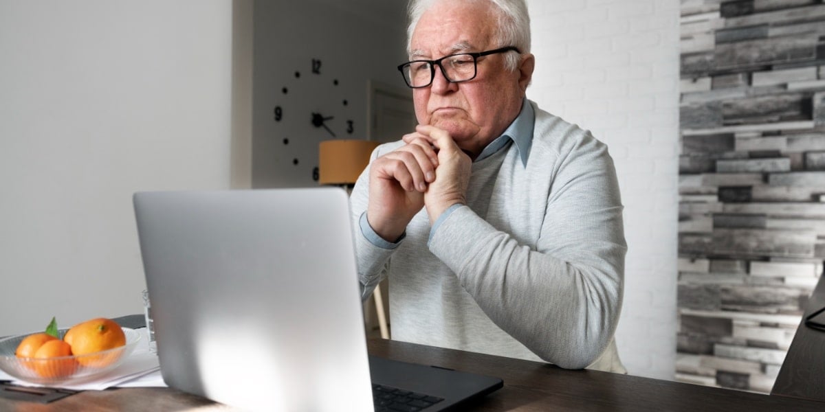 Isenção em curso de informática básica para idosos (Foto: Reprodução - Freepick)