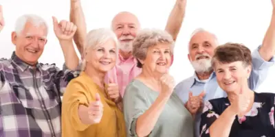 5 benefícios chegando e fim de todas as dívidas: Nova lei anunciada vem para salvar idosos 60+ com CPF sujo