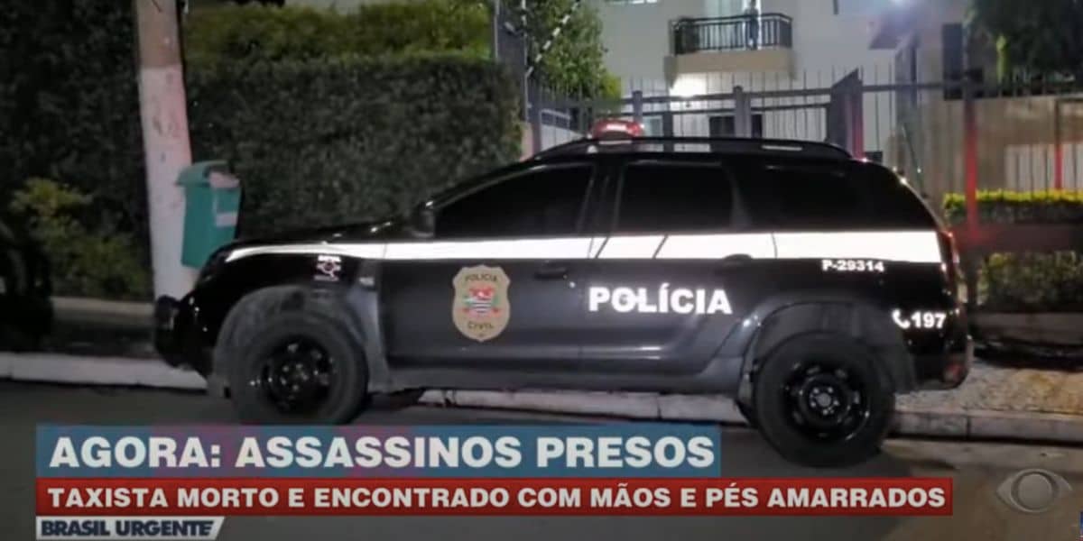 Polícia em apartamento (Foto: Reprodução / Band)