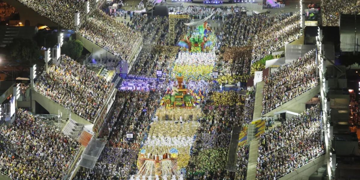 Carnaval do Rio de Janeiro é um dos principais do país (Reprodução: Internet)