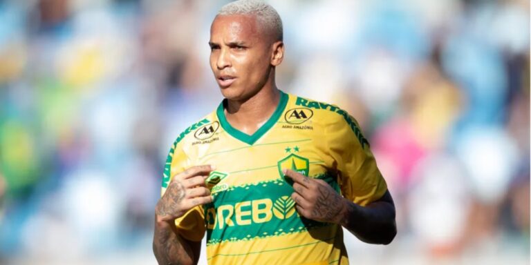 Nova casa aos 33 e 100% de GRAÇA: Deyverson esnoba contratação em São Paulo e fecha com gigante da série A Nova casa aos 33 e 100% de GRAÇA: Deyverson esnoba contratação em São Paulo e fecha com gigante da série A