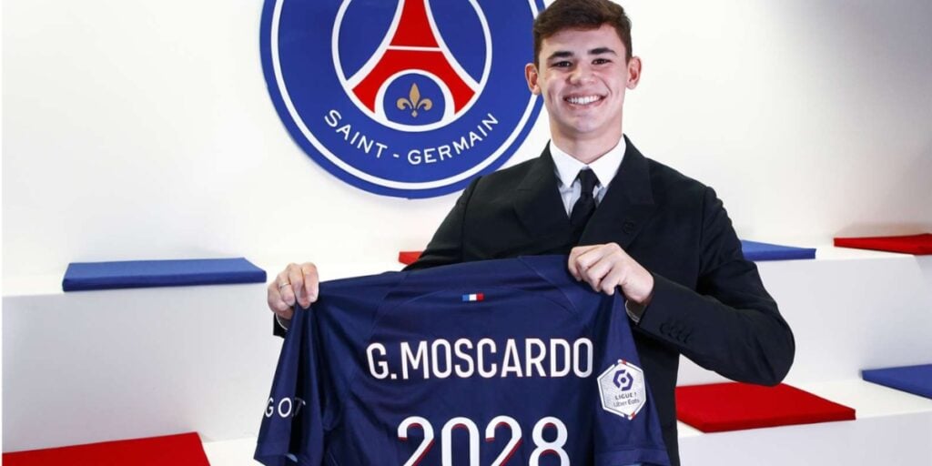 Gabriel Moscardo assina com PSG - (Foto: Reprodução / Internet)