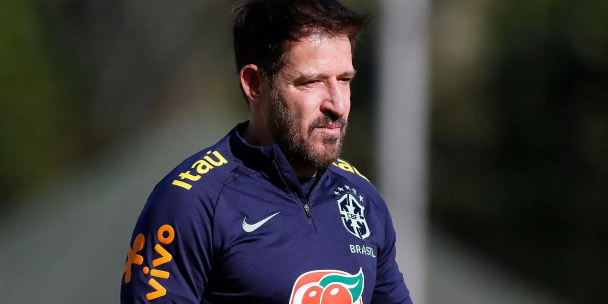 Técnico Ramon Menezes - (Foto: Reprodução / Internet)
