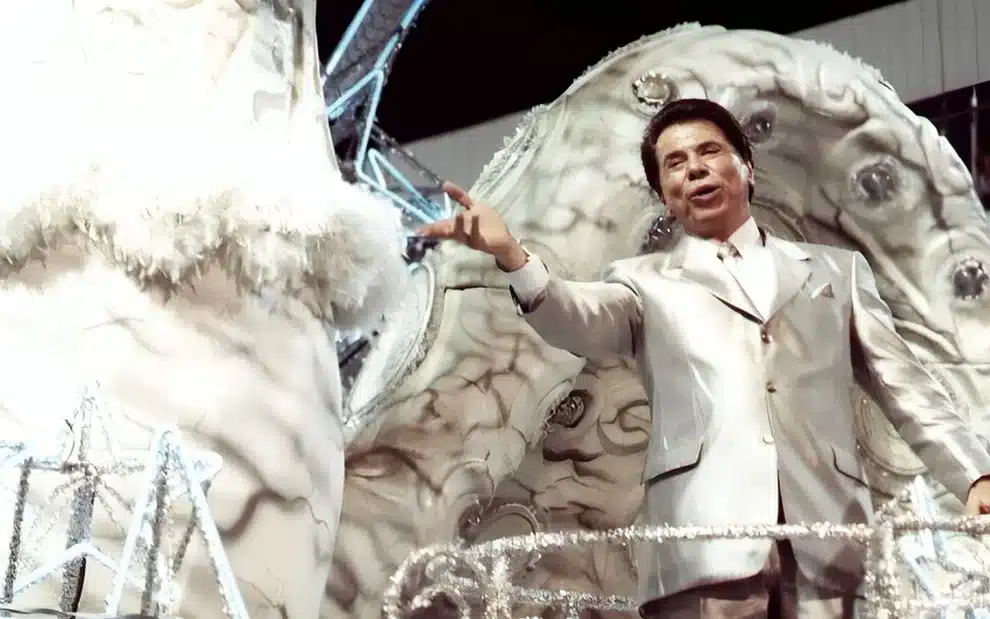 Silvio Santos derrubou a programação do SBT e retransmitiu imagens da Globo (Foto: Reprodução/ Internet)
