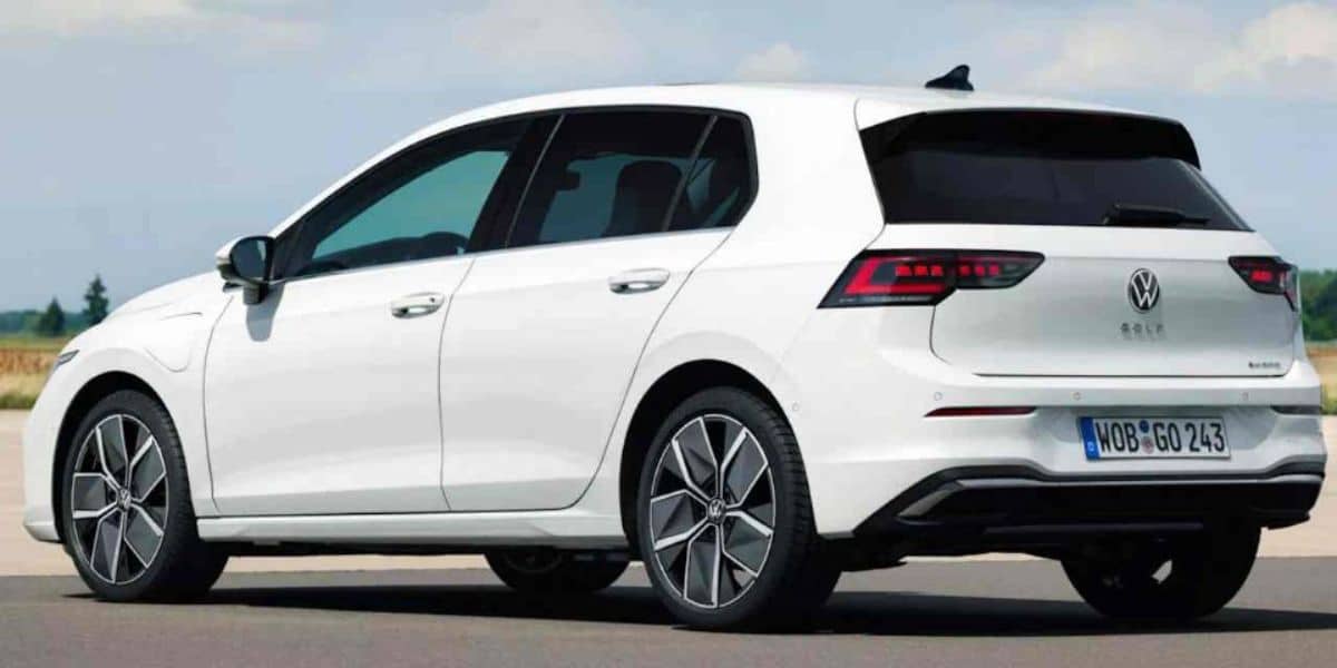 Volkswagen Golf ganha a Edition 50 pelos 50 anos de vendas (Reprodução: Internet)