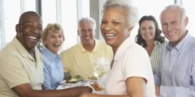 Fisioterapia de graça, presentão em planos de saúde e mais: Idosos 60+ contam com pacotão de 3 vitórias