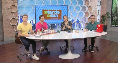 Sonia Abrão e os colunistas Vladmir Alves, Aaron Tura e Alessandro Lo Bianco no A Tarde é Sua (Foto reprodução RedeTV)