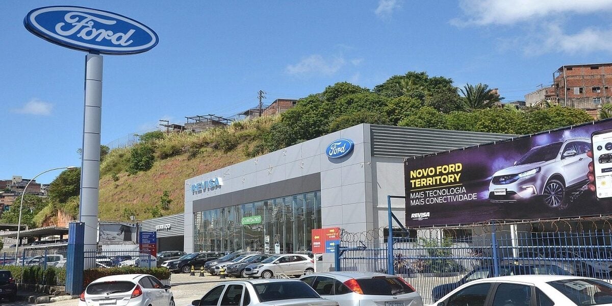 Concessionárias da Ford também foram fechadas (Foto: Reprodução/Exame)