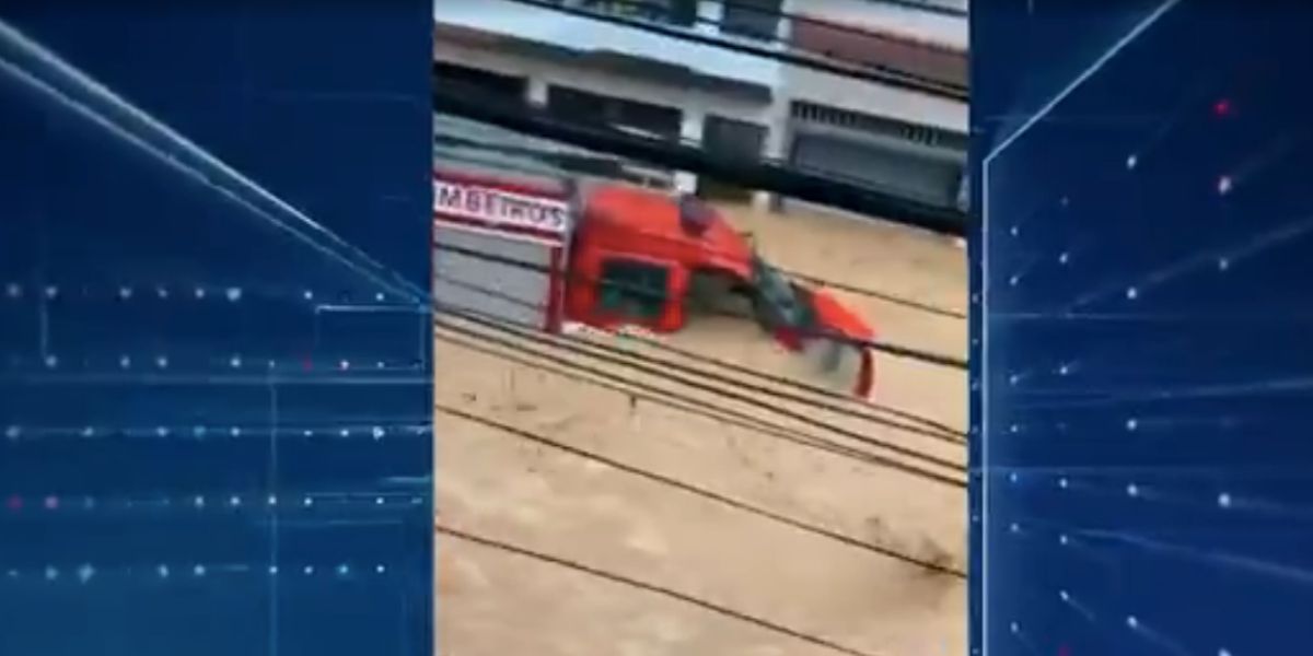 Carro dos bombeiros (Foto: Reprodução / Globo)