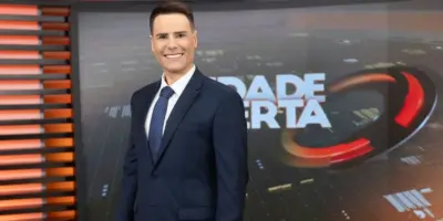 Luiz Bacci renova contrato com a RECORD