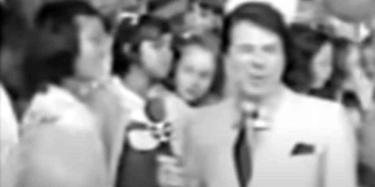 Daiza Lazarte Barros e Silvio Santos (Foto: Reprodução / SBT / YouTube) 