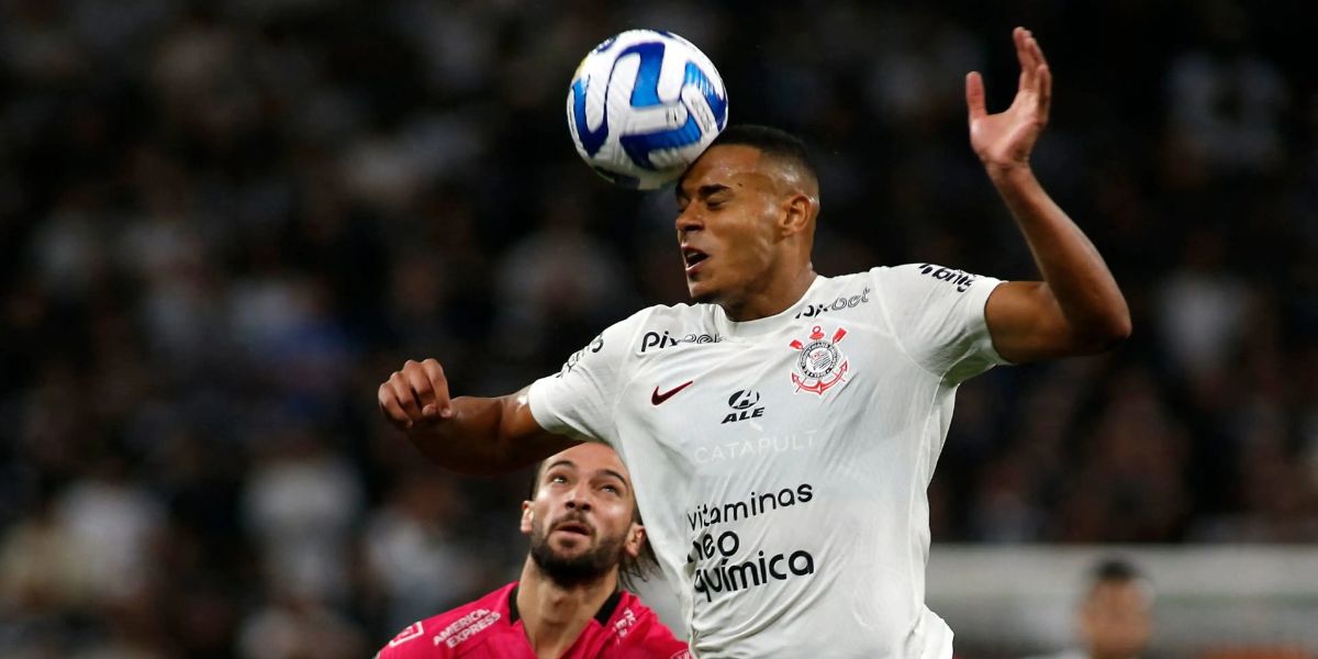 Murillo jogando com a camisa do Corinthians - Foto | Reprodução: Getty Images 